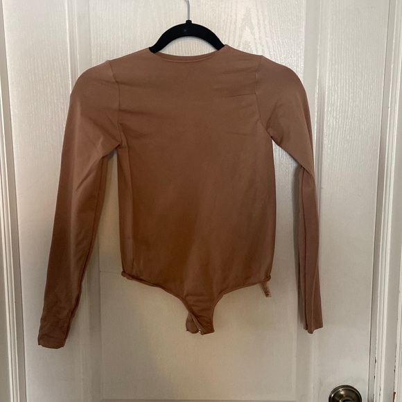 Skims essential body suit - Picture 1 of 2